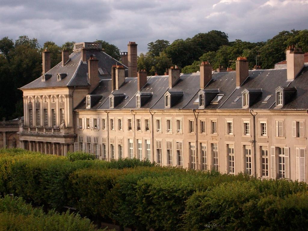 Les Suites De Catherine, La Si Calme Nancy Exterior foto